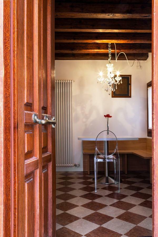 Antico Caminetto Alla Biennale Veneza Exterior foto